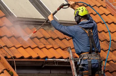 Démoussage et hydrofuge de toiture à Rots